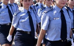 82岁老人参加高考 与老伴并肩回家